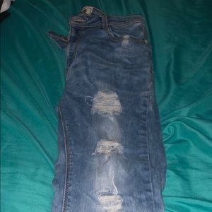 Destroyed skinny jeans